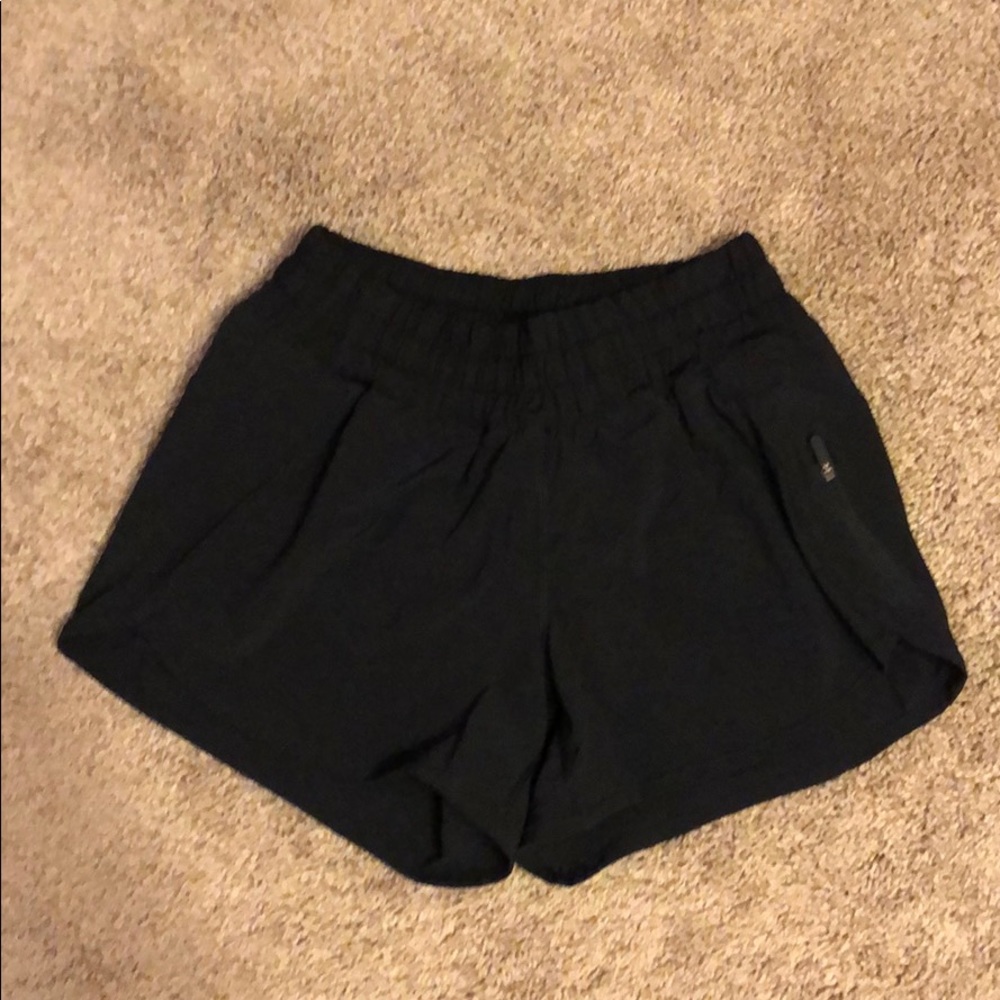 Lululemon 4’ Tracker Short